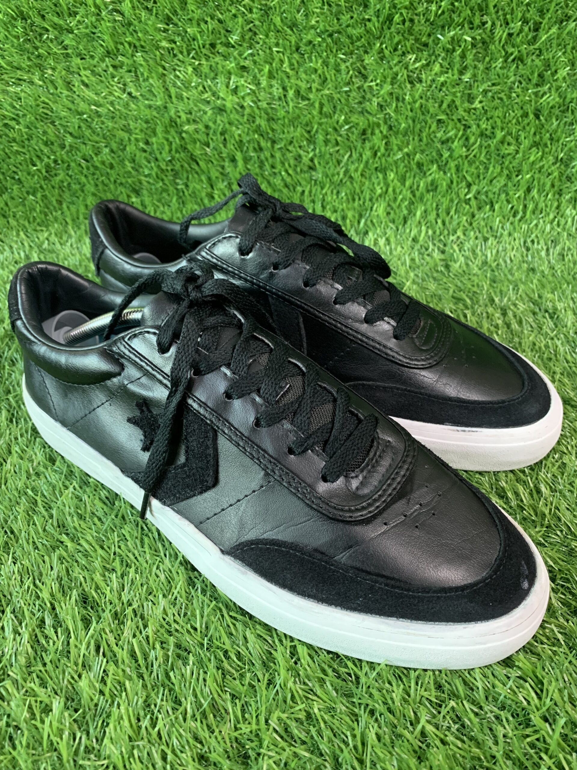 Converse Unisex Courtland Leather Suede Low Top Sneaker - Image 3