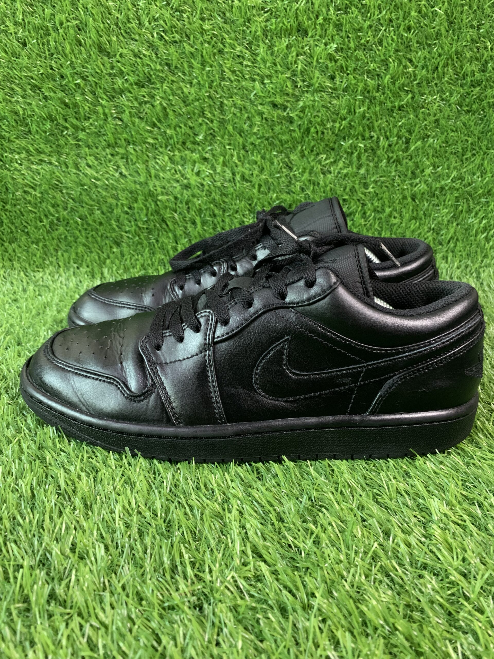 Nike Air Jordan 1 Low Triple Black