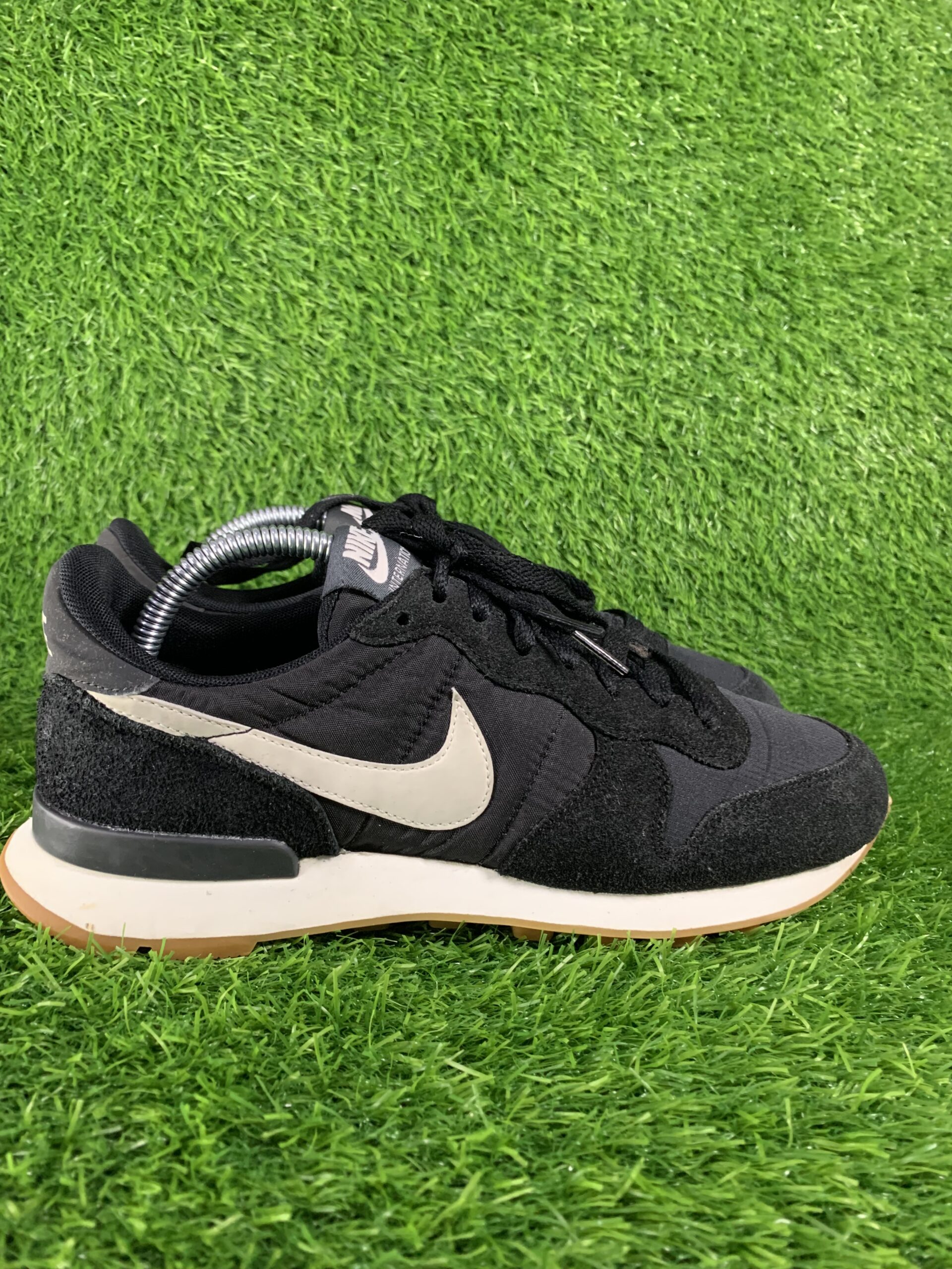 Nike Internationalist