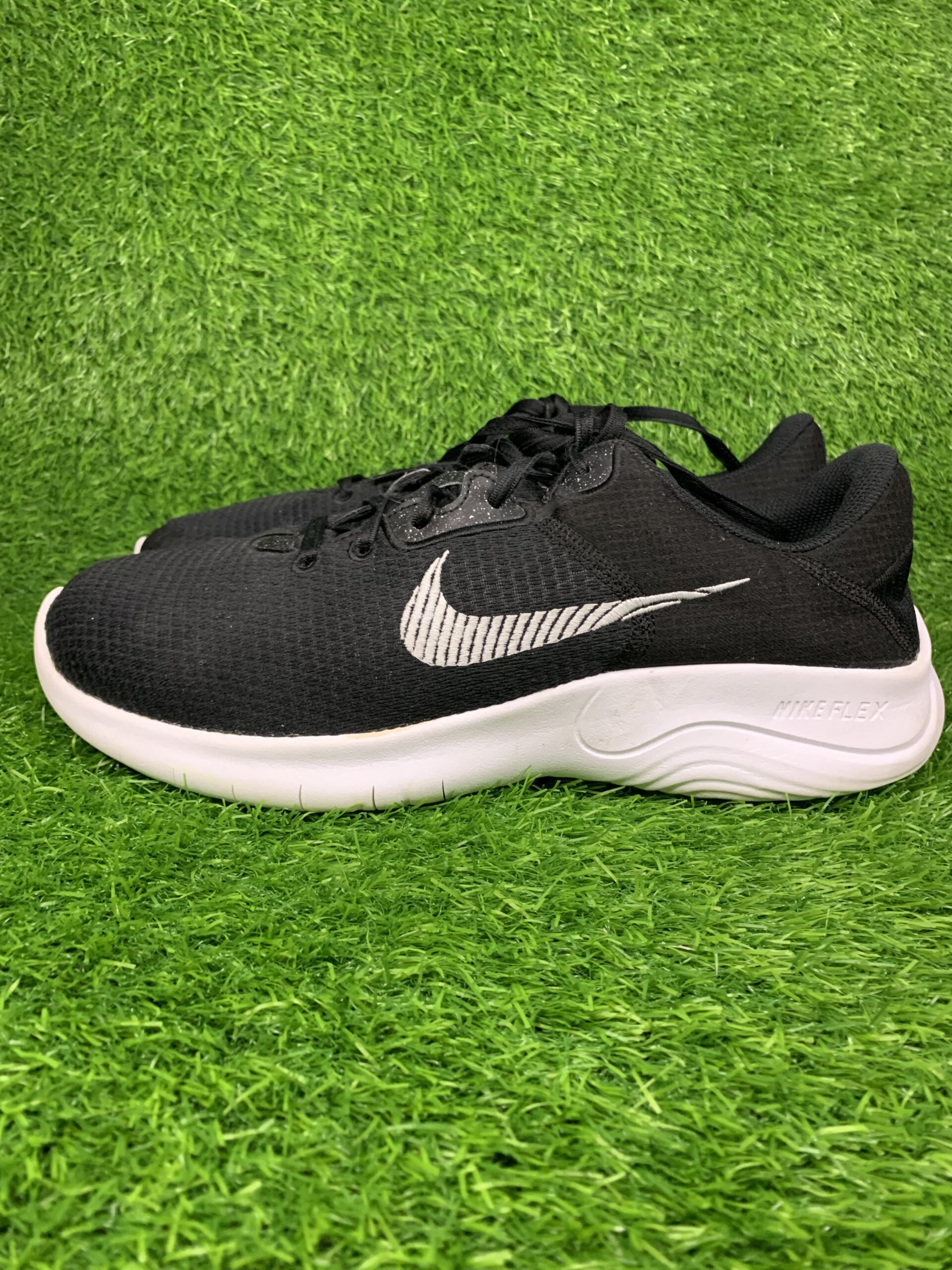 Nike Flex Experience Run 11