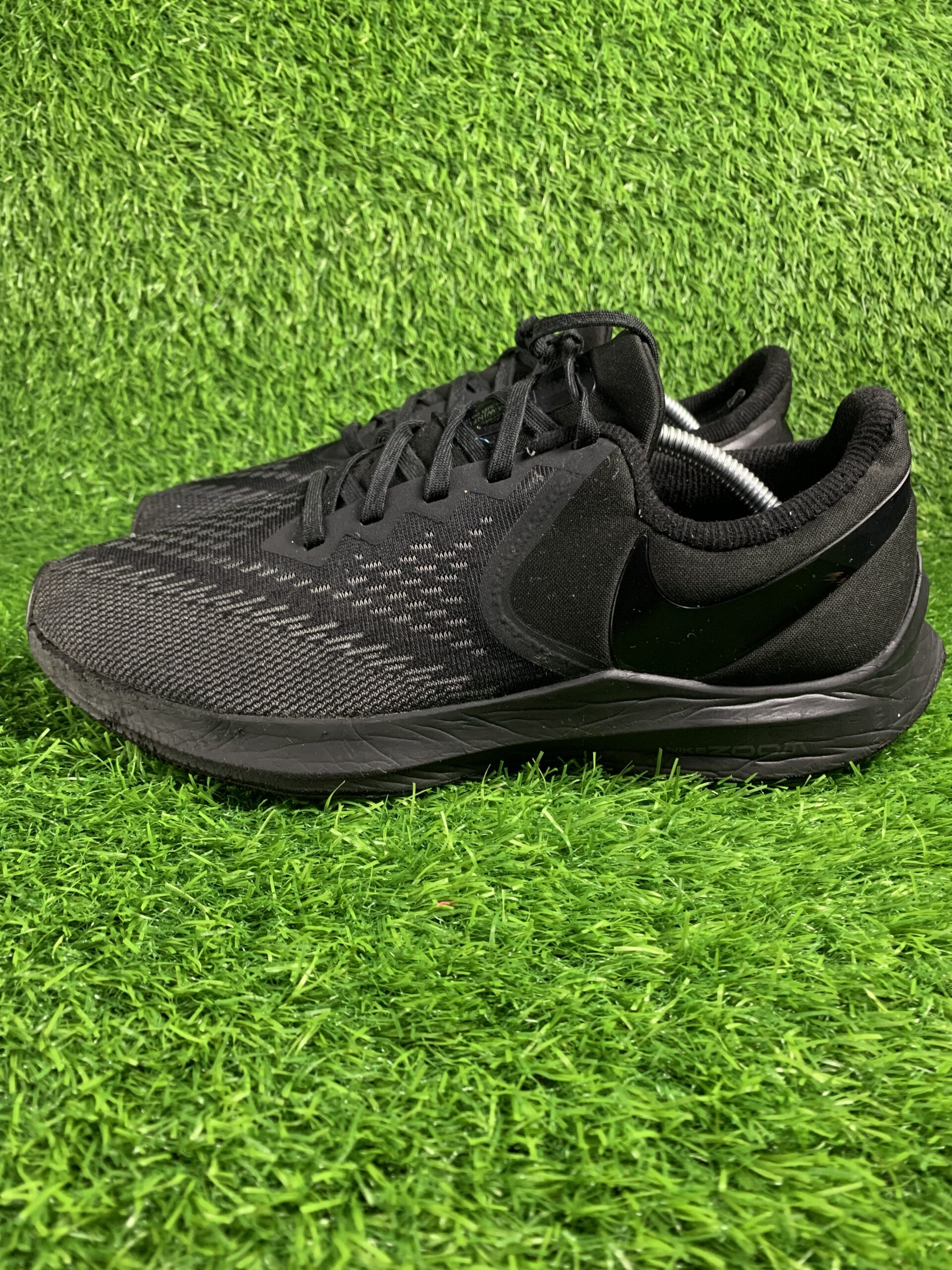 Nike Air Zoom Winflo 6 Triple Black running shoe