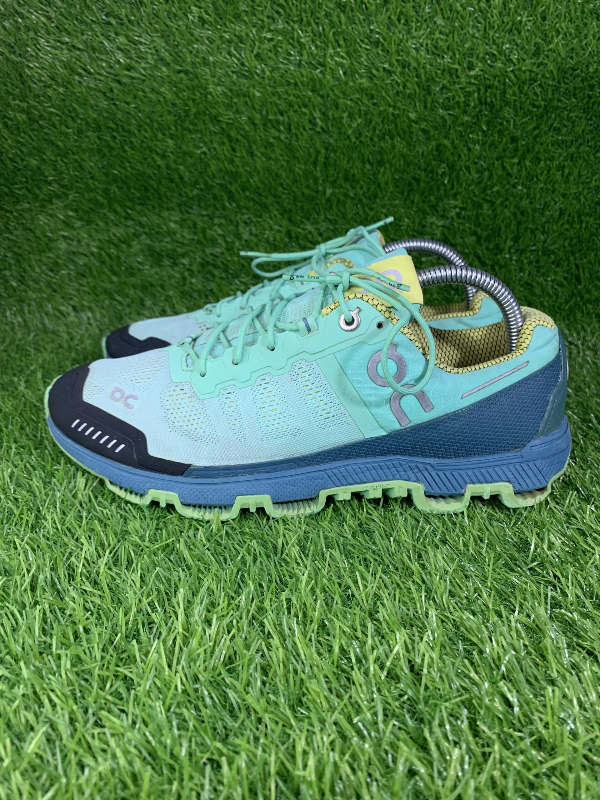 women's On Cloud venture trail running shoes